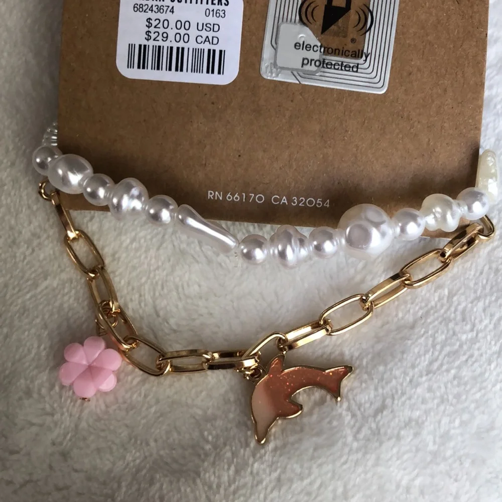 New urban outfitters faux pearl charm bracelet, gold tone chain and pearl